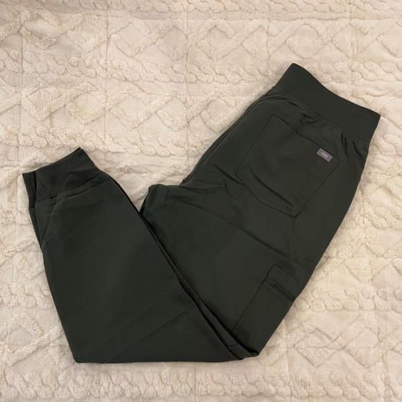 Figs Zamora Jogger Scrub Pants - Large, Moss - Picture 4 of 5